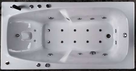 Lisi hidroterapia, Bañeras hidromasaje, saunas secos, baños de vapor, duchas escocesas, decks de mad