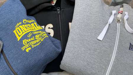 cajas personalizadas con ropa y accesorios de deporte. envíos a todo el país