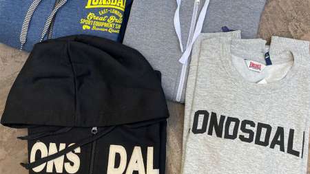 cajas personalizadas con ropa y accesorios de deporte. envíos a todo el país