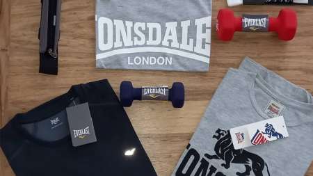 cajas personalizadas con ropa y accesorios de deporte. envíos a todo el país