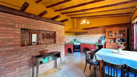 cabañas en cachi adentro, Miraluna, Estilo DV