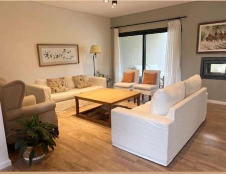 Linda casa en barrio privado en San Lorenzo Chico