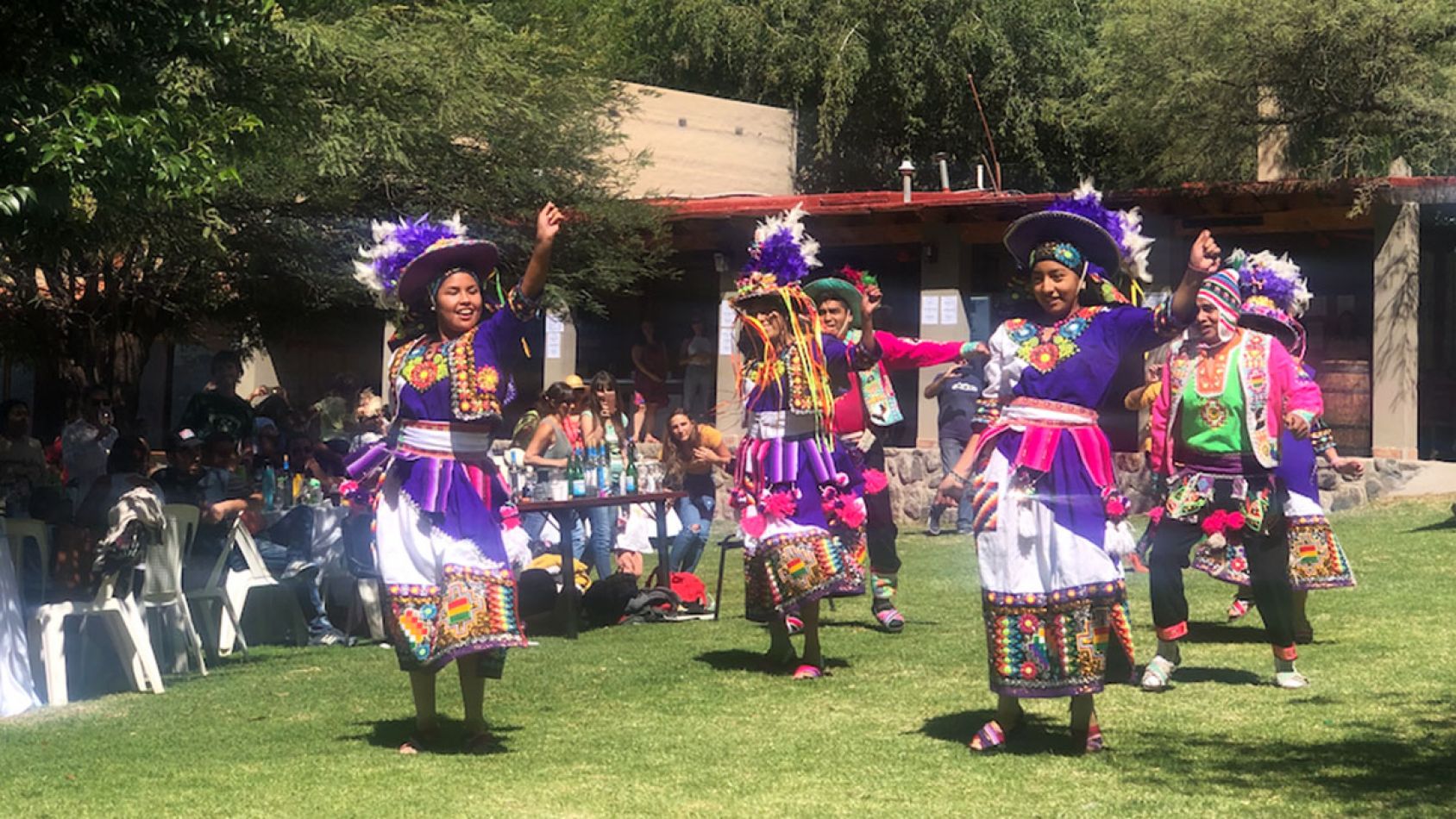 bailaron los tinku en la vendimia de las nubes 2019