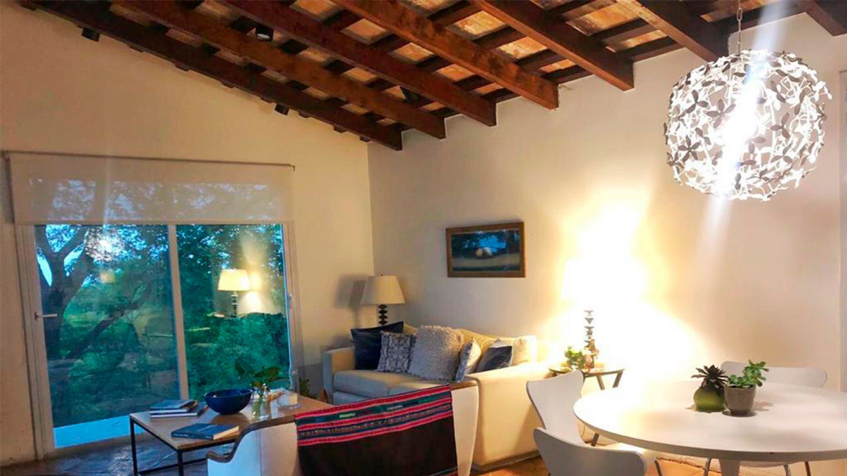 foto casa oscura
