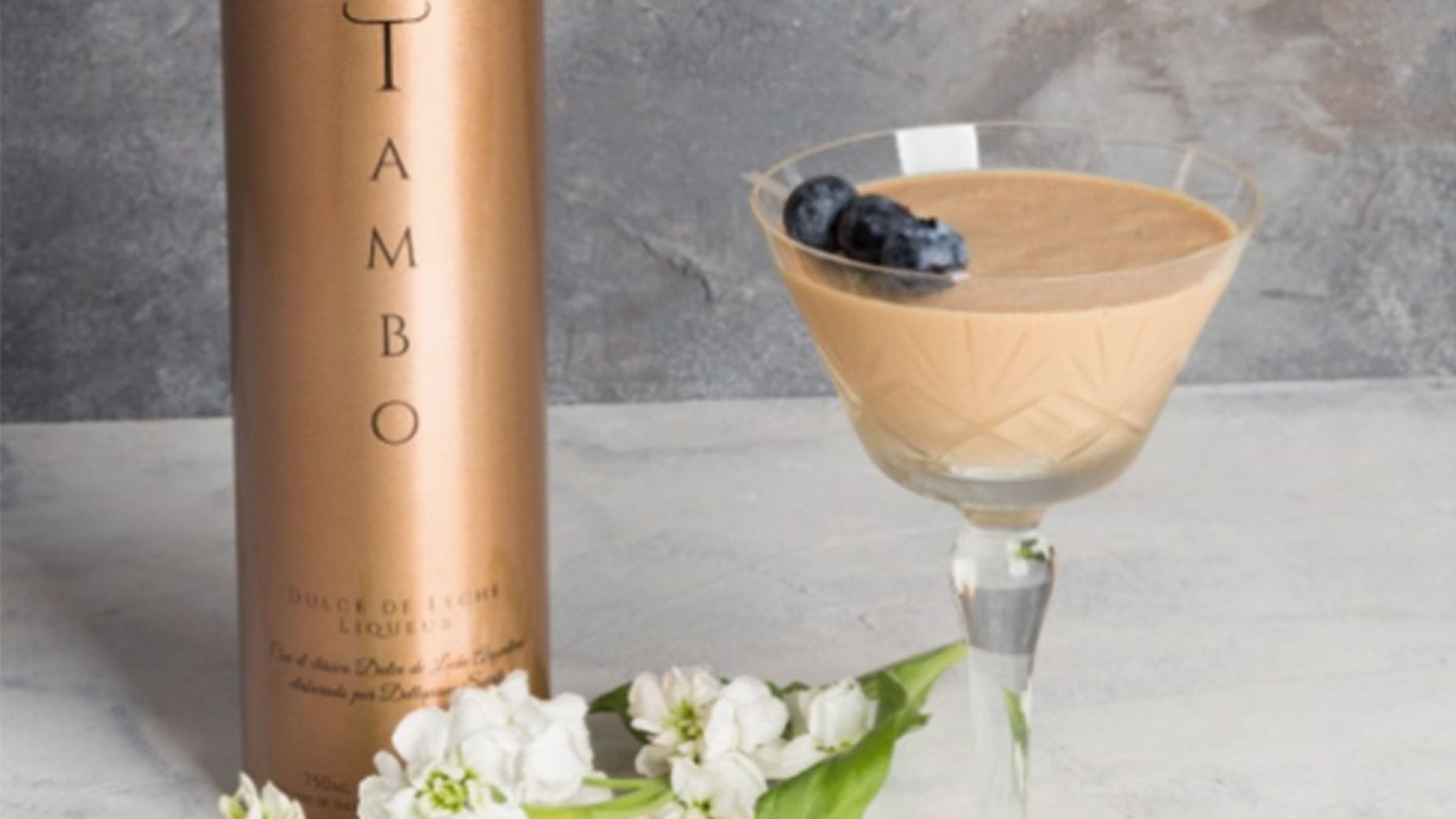licor de dulce de leche- Estilo Dv + Dellepiane