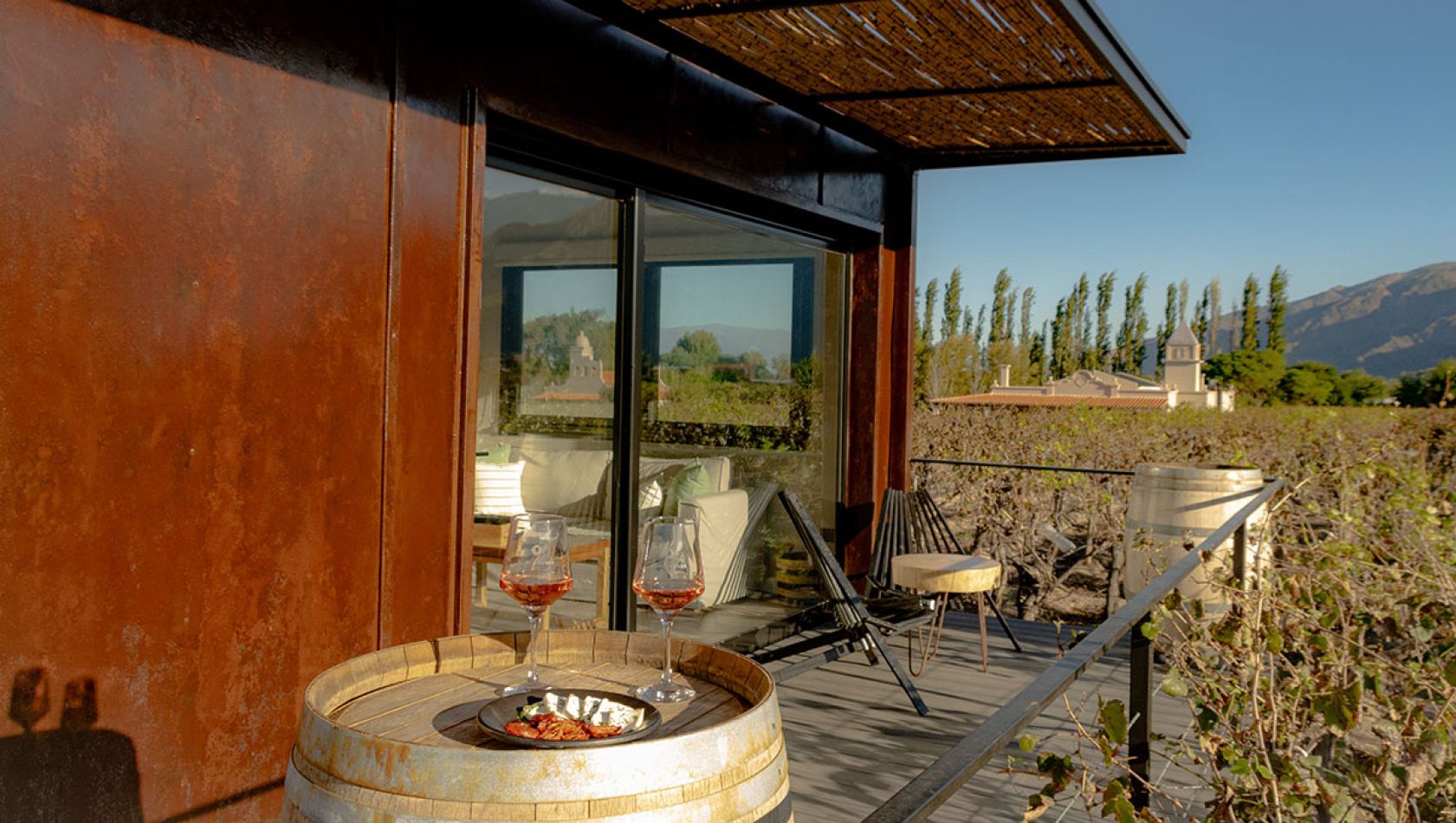 Abrio Wine Lodge El Porvenir en Salta - Estilo DV