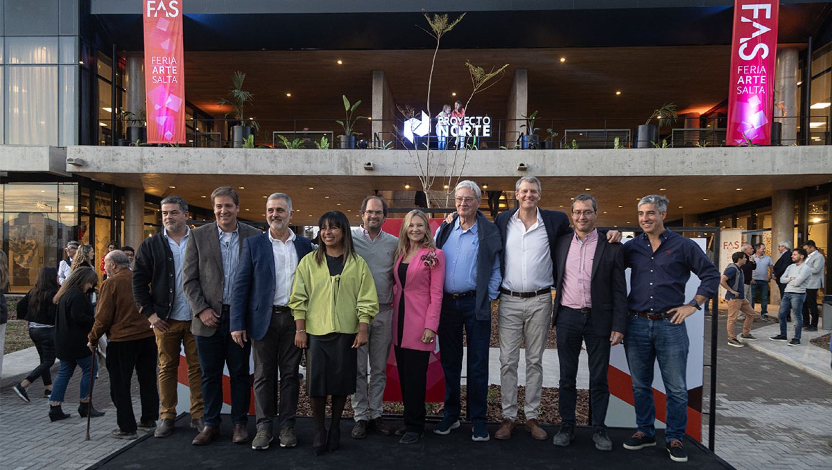 inauguro punto corp- feria fas. Estilo DV